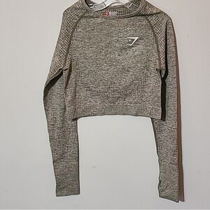 Stylish Gray Long Sleeve Crop Top